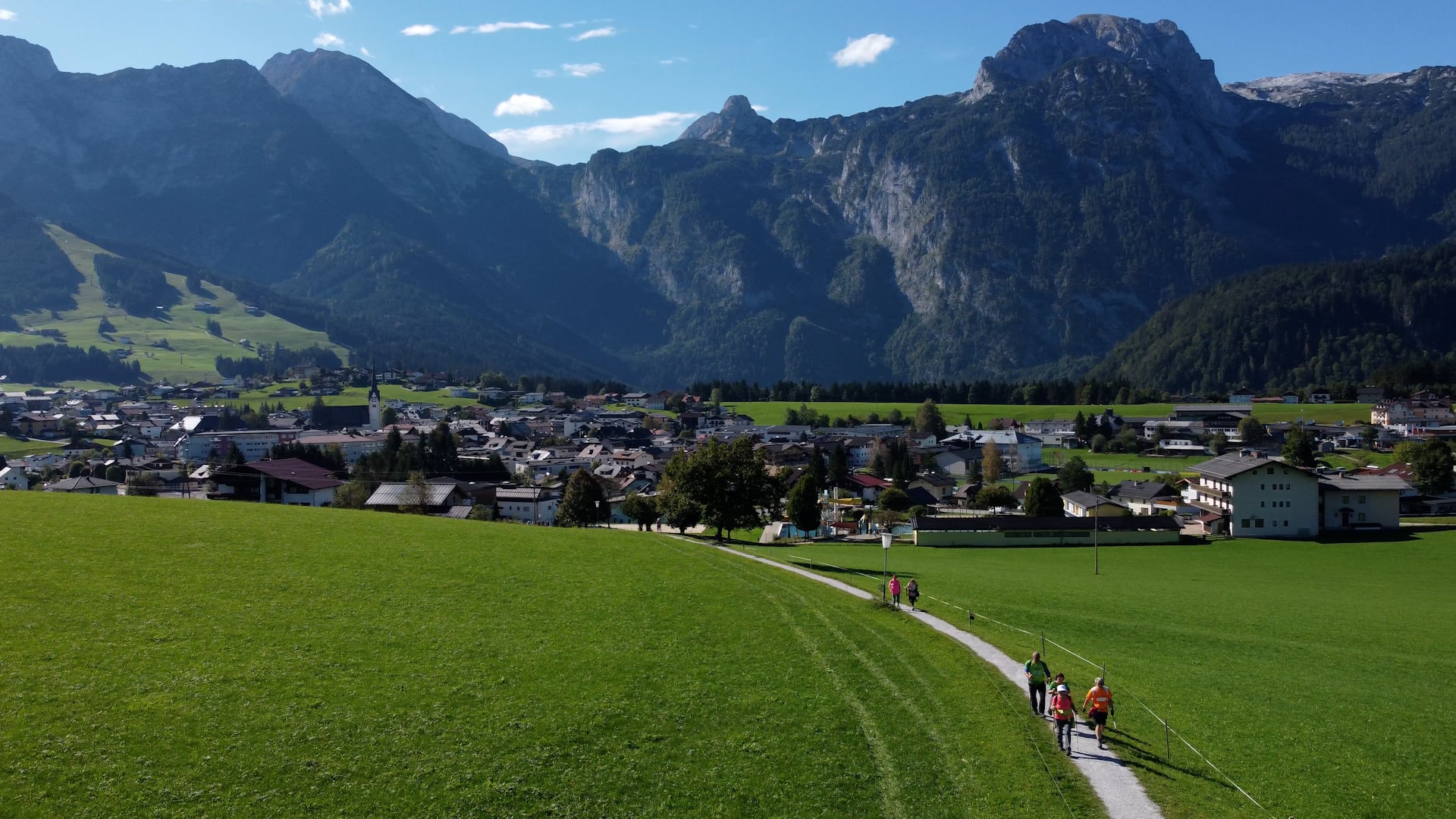 ueber-1000-teilnehmer-aus-18-nationen-machen-bei-wander-wm-in-abtenau-mit