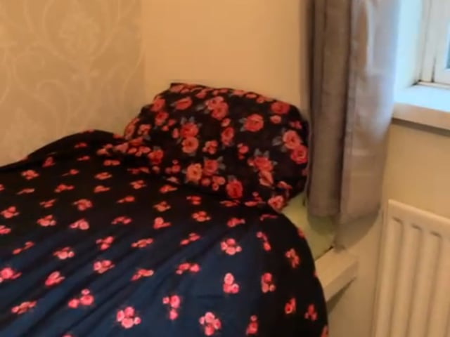 1 single bed room Main Photo