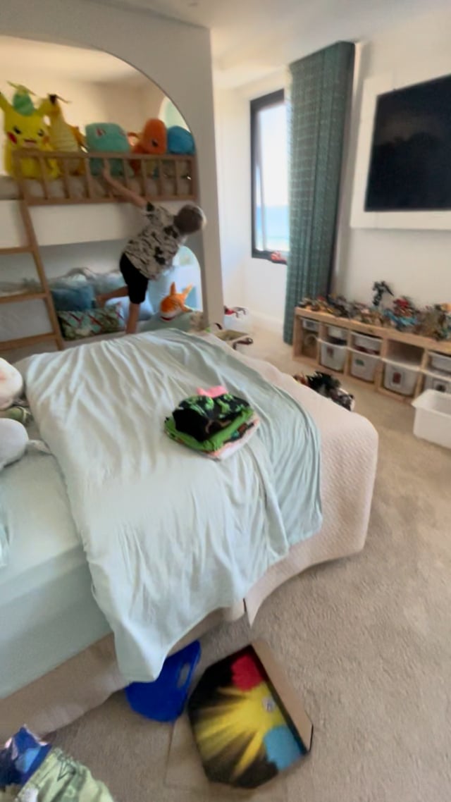 25.9.23 independence sorting identifying- putting clothes away