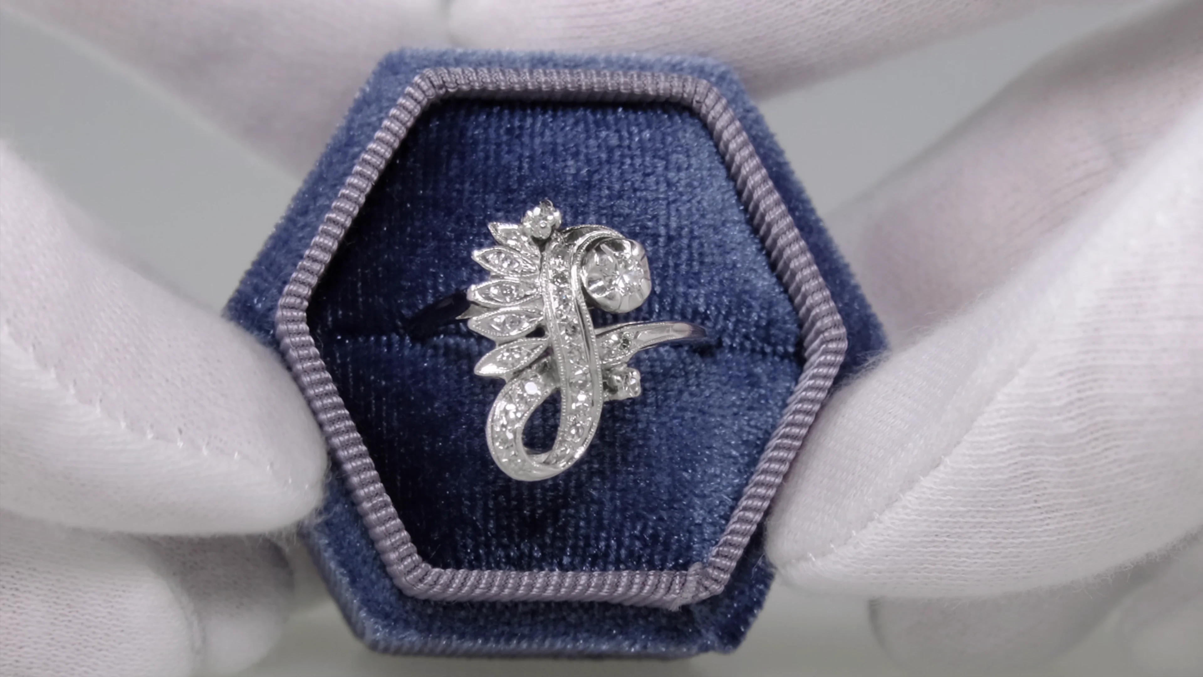 パール ゴールド ホワイト クリスタル ヴィンテージ Superb Vintage Platinum And 14ct White Gold Diamond Pearl Cocktail Rin