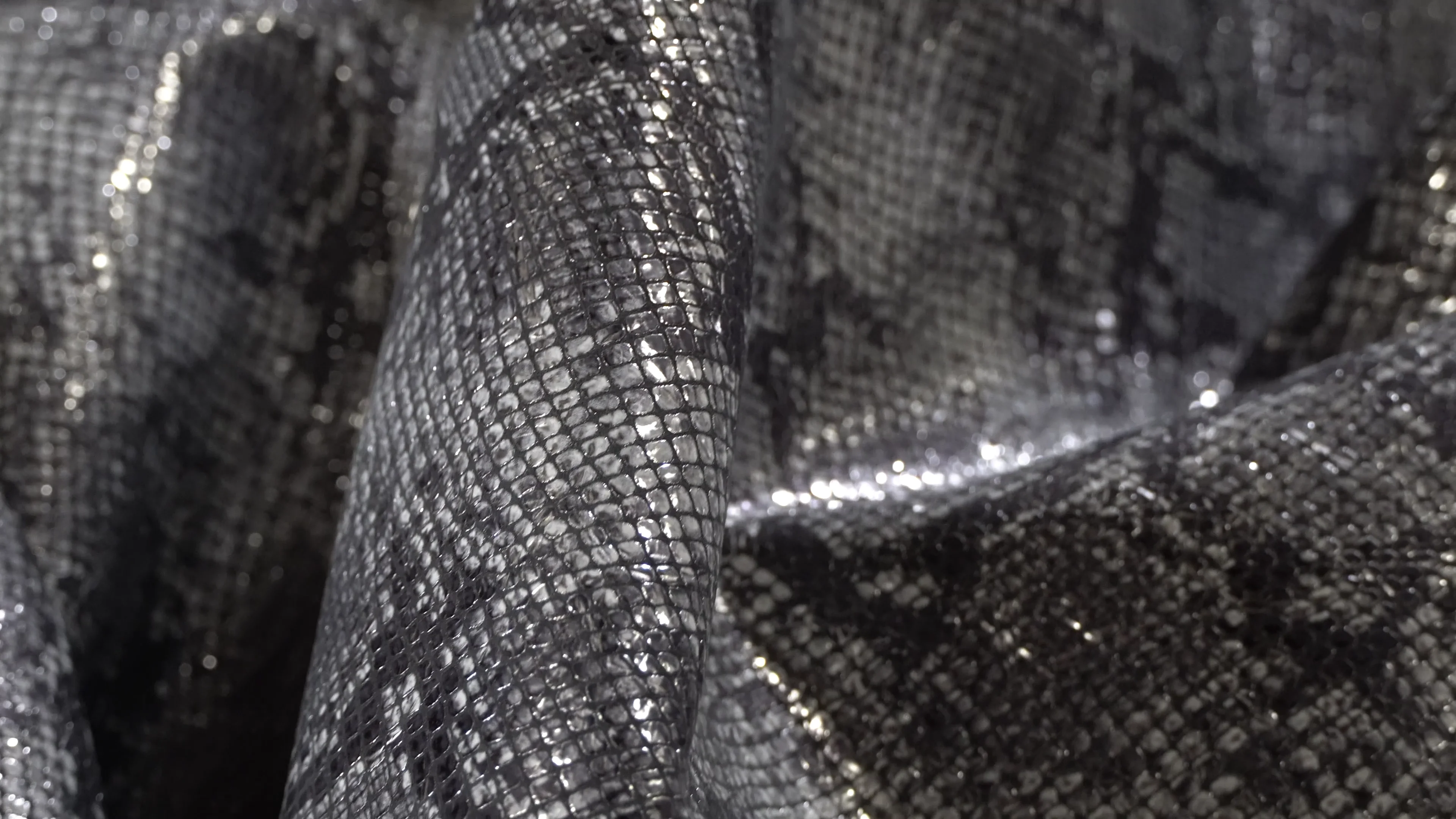 Africa Python Metallic - Embossed Snakeskin Pattern Cowhide Africa Python Metallic - Embossed Snakeskin Pattern Cowhide