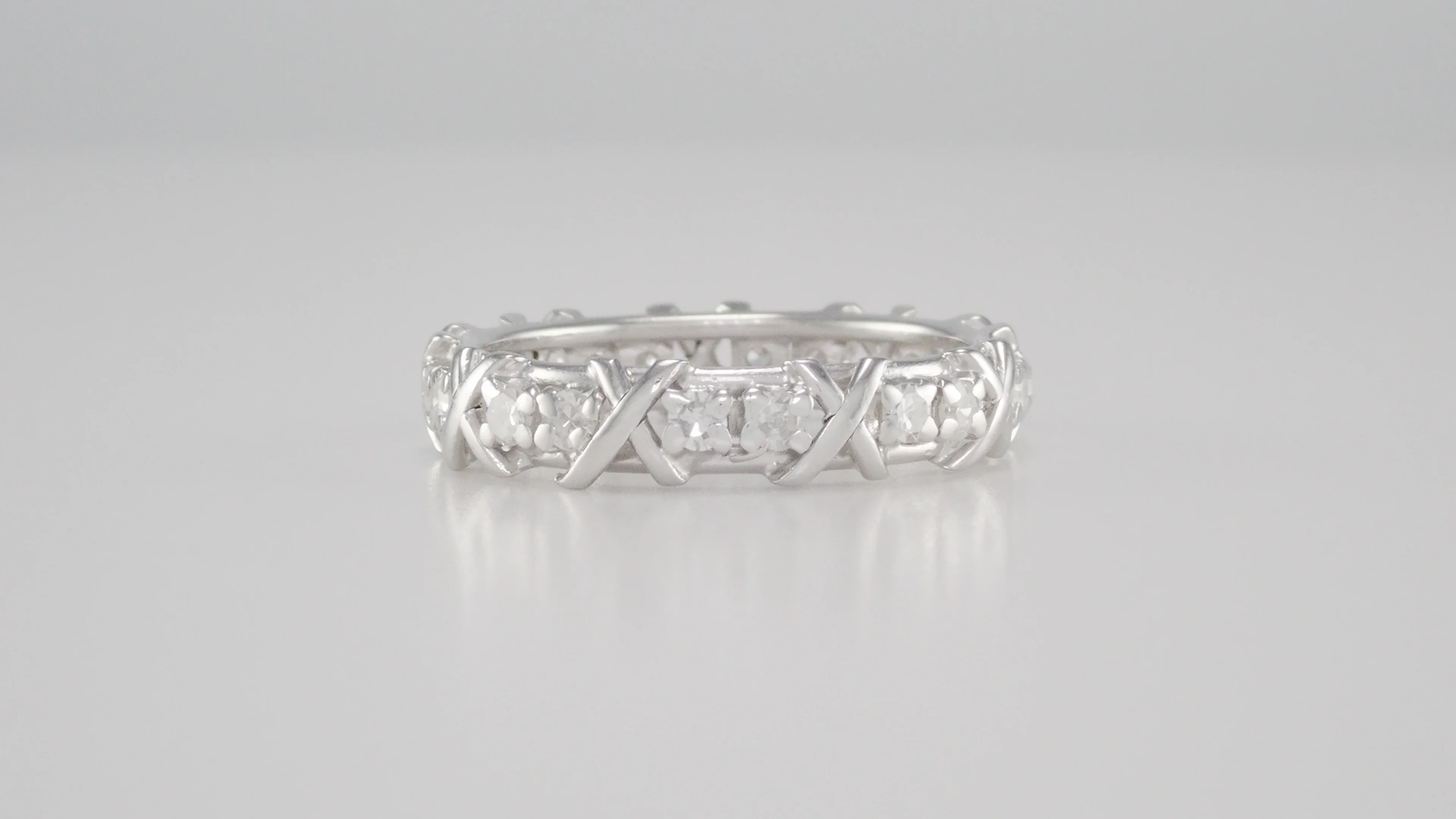1980s Retro X Kisses Vintage Diamond Wedding Band in 18 Karat