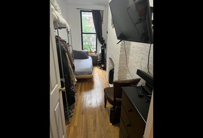 Room for Rent  Main Photo