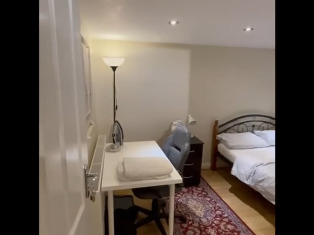En-Suite Loft, Two large Bedrooms - Share Kitchen Main Photo
