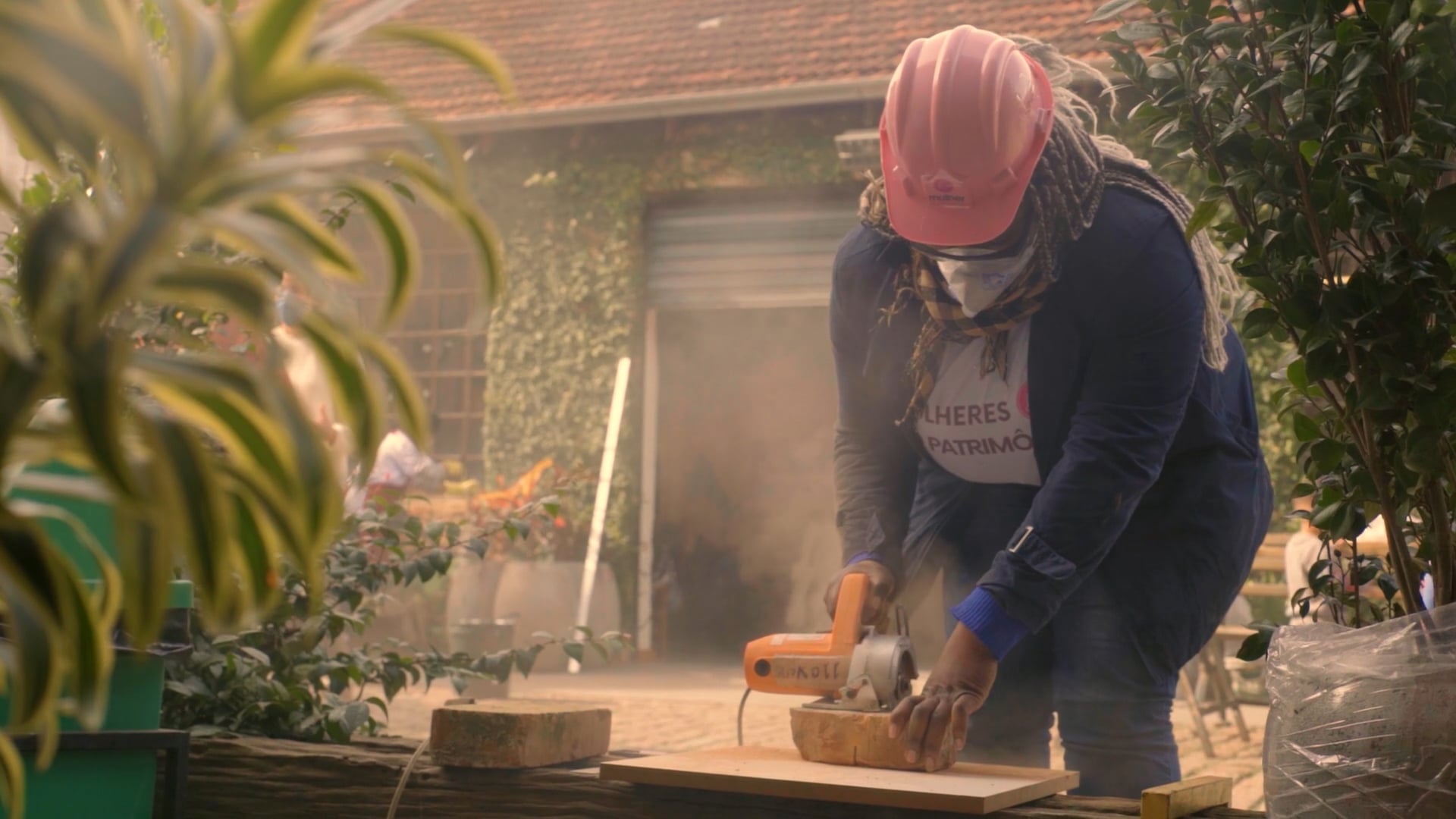 Mulher em Construção