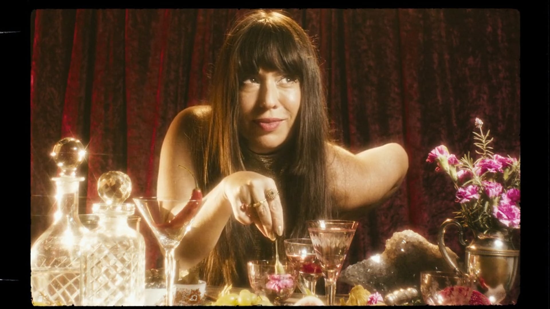 [Roteiro, Produção, Direção e Montagem] Rhonda's Bitters