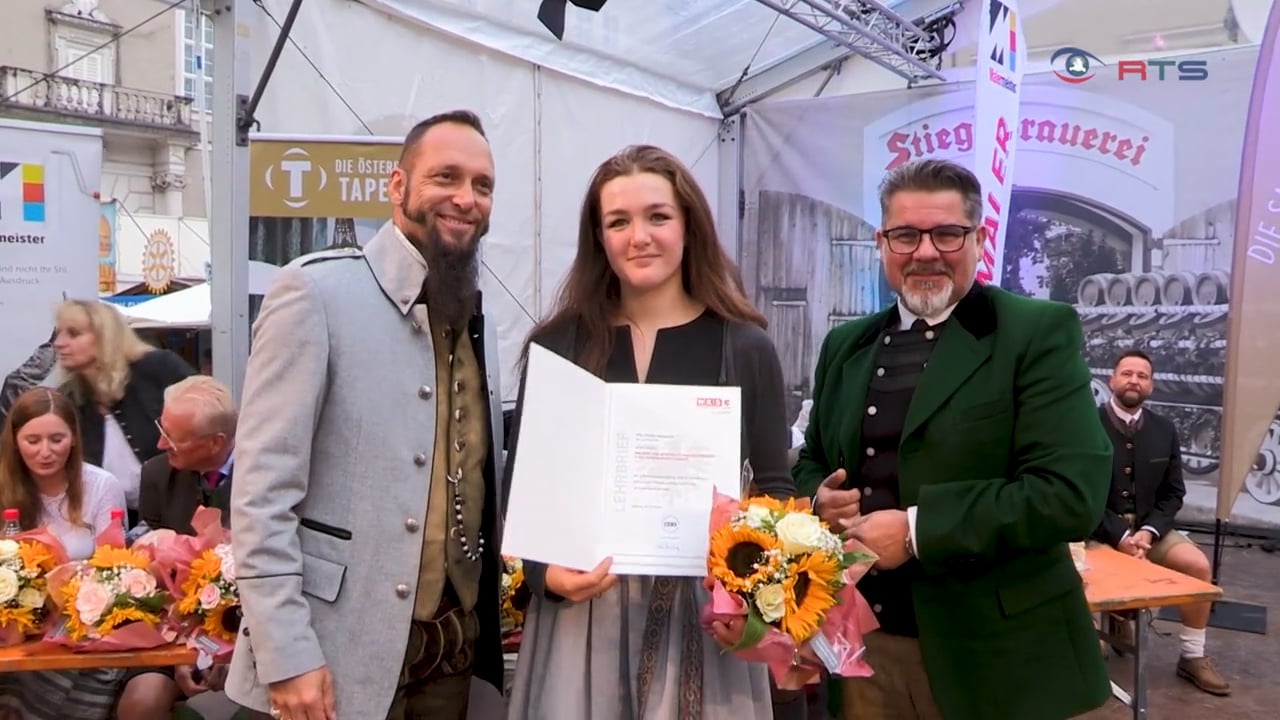 maler-tapezierer-und-lackierer-feiern-freisprechfeier-am-salzburger-residenzplatz