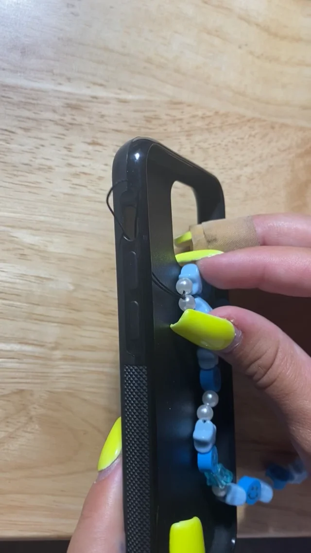 How to attach a phone charm to your case in 4 easy steps