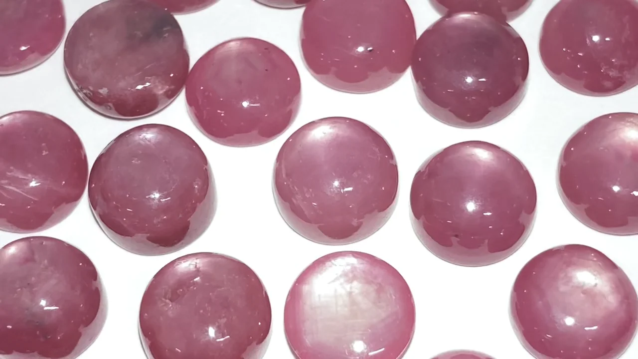 高品質　スタールビー 動画】宝石質スタールビーAAA ラウンド カボション8×8mm 1個 - 天然石