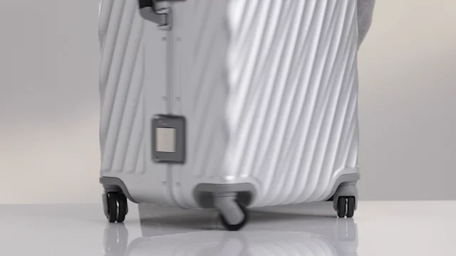 Rolling Trunk in Silver | 19 Degree Aluminum | TUMI Singapore