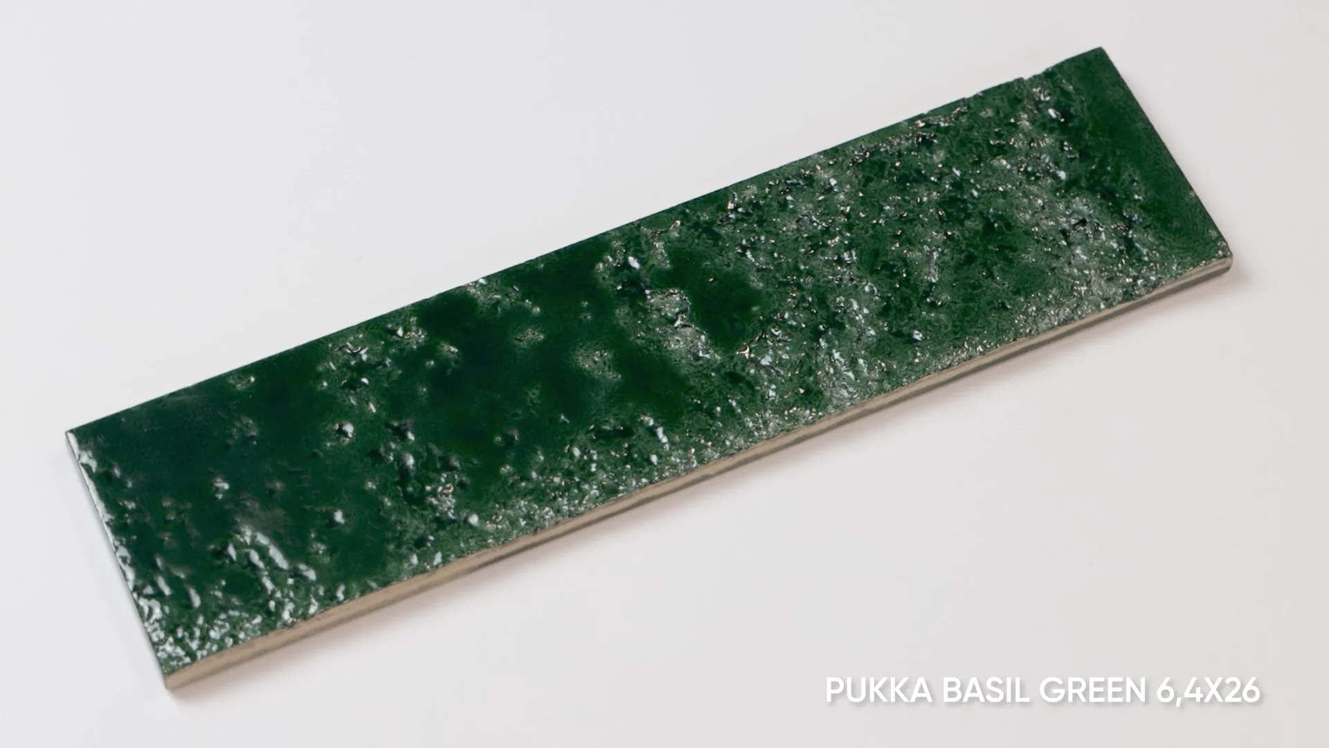 CARMEN-PUKKA BASIL GREEN 6,4X26