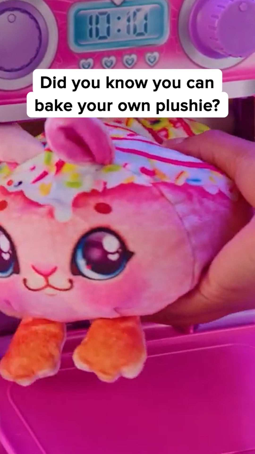 Cookeez Makery™ 'Bake Your Own Plush' Oven Playset • Showcase