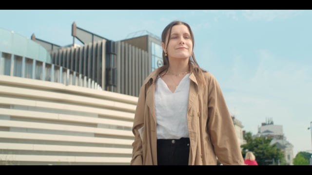 deVine Voices Native French Female Voiceover Auchan Corporate Explainer