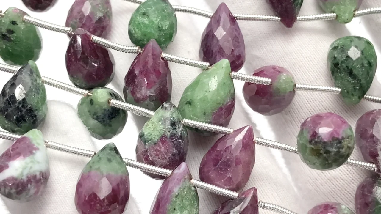 天然石 ルビーインゾイサイトレスレット 内周18.2cm　　240101301 天然石 ルビーインゾイサイトレスレット 内周18.2cm 240101301