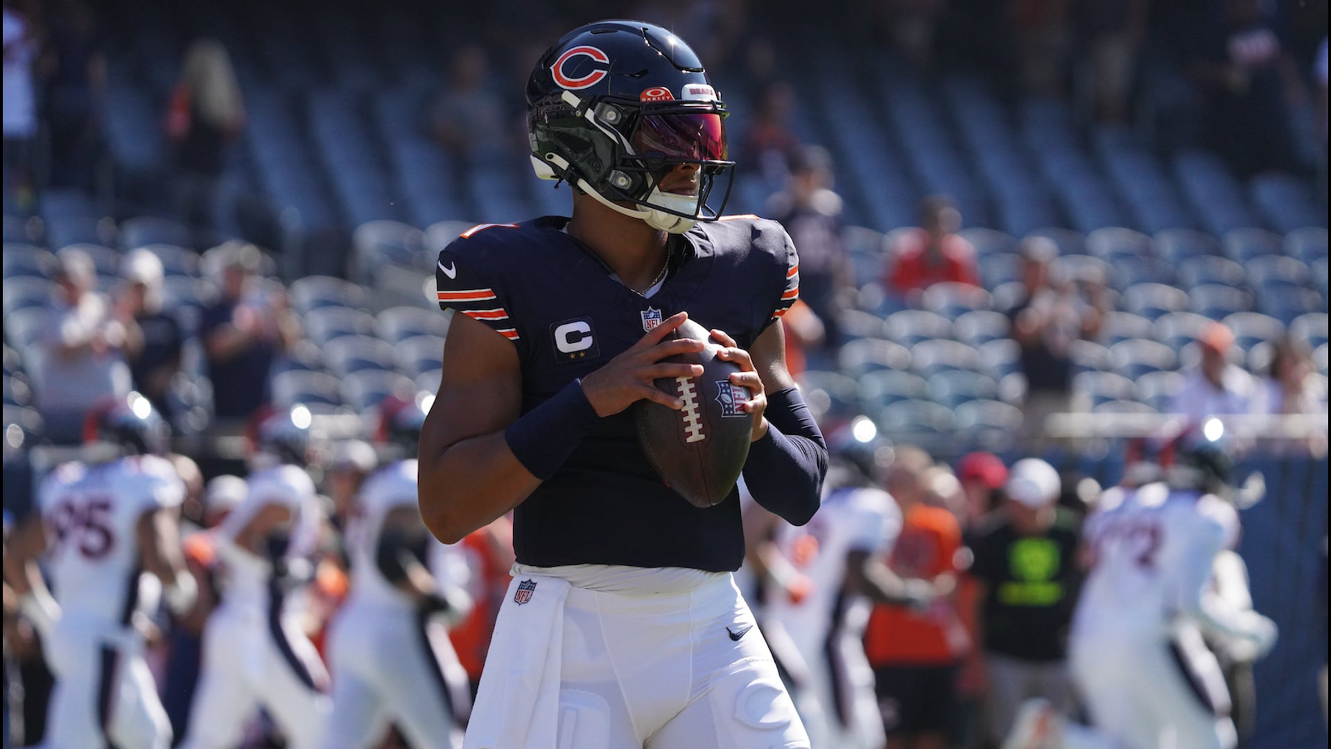 WATCH: Chicago Bears OL Teven Jenkins throws first pitch at Wrigley Field -  On Tap Sports Net