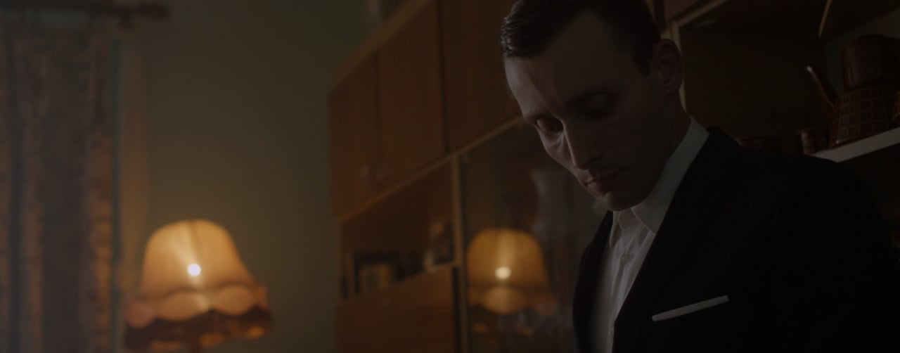 LOW ROAR - Breathe In