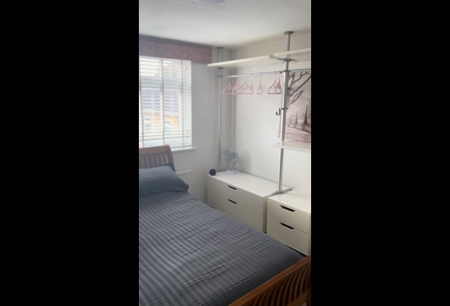 🏡 Spacious Double Room 4m x 3.2m Main Photo