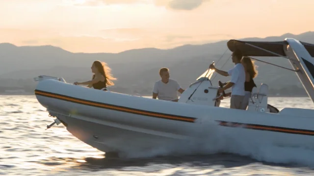Enjoy The Waves With A Wholesale army rib boats 