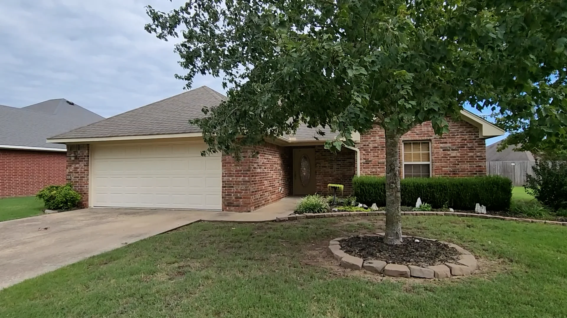 4019 Briar Ln Tahlequah, OK Video Tour on Vimeo