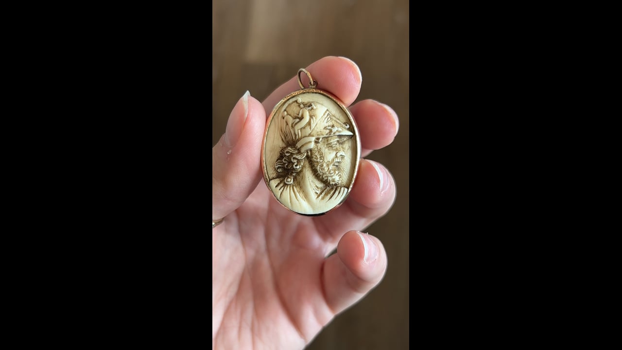 Antique Petrified Wood Pendant Charm in 14k Yellow Gold – Filigree