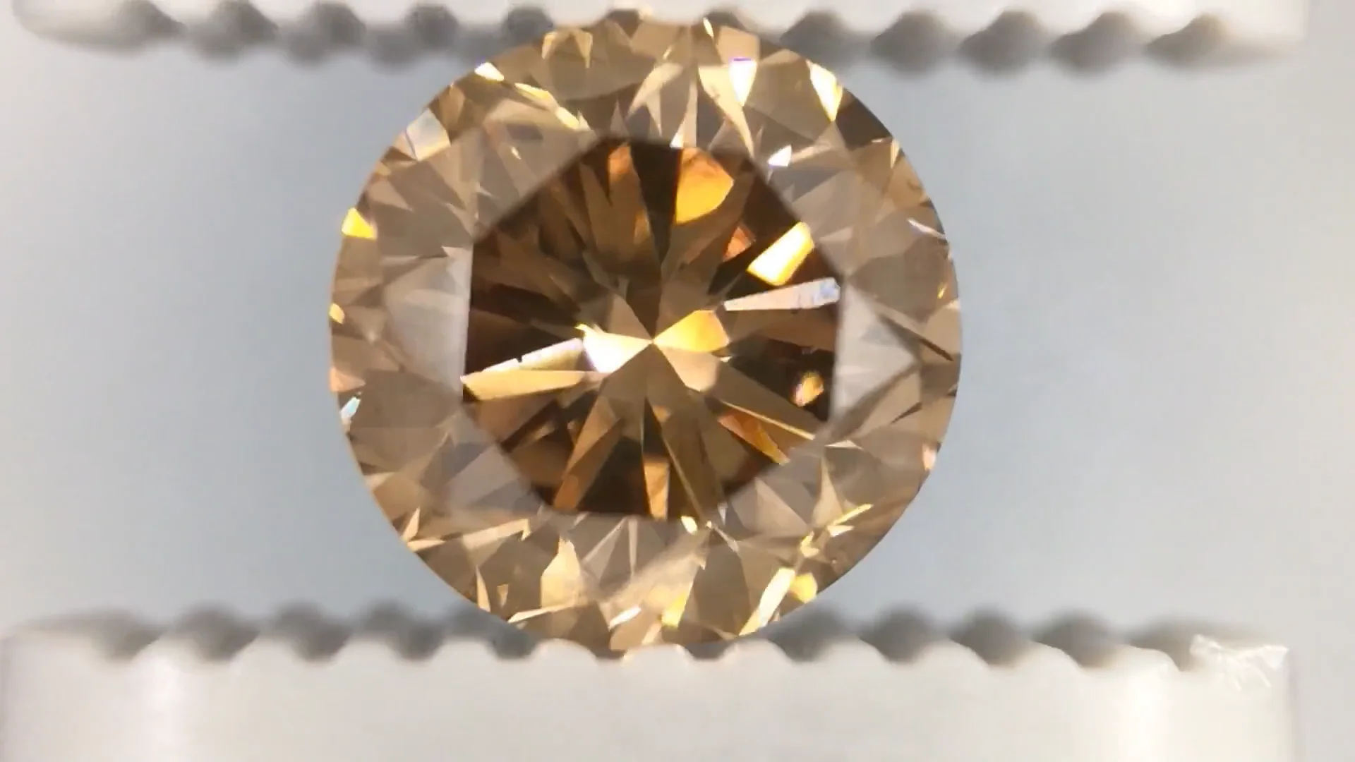 FANCY LIGHT BROWN 1.107ct/1.145ct RD（1.15 carat, Fancy Deep 