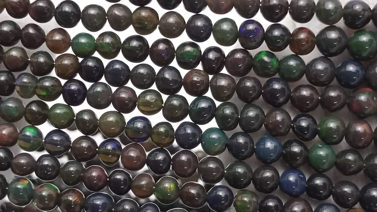ブラックオパール 【産地・エチオピア】 ラウンド3~7mm ブラックオパール 【産地・エチオピア】 ラウンド3~7mm