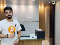 BitcoinJi | عرض نار � من �عيون الضفادع � لشهر تشرين ثالث.