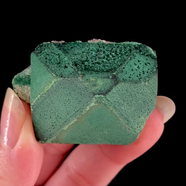 Cuprite coated by Malachite (classic material)