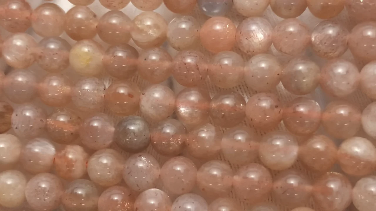 これはすっごい！綺麗で重厚感あるオレンジムースストーン！ズーンと