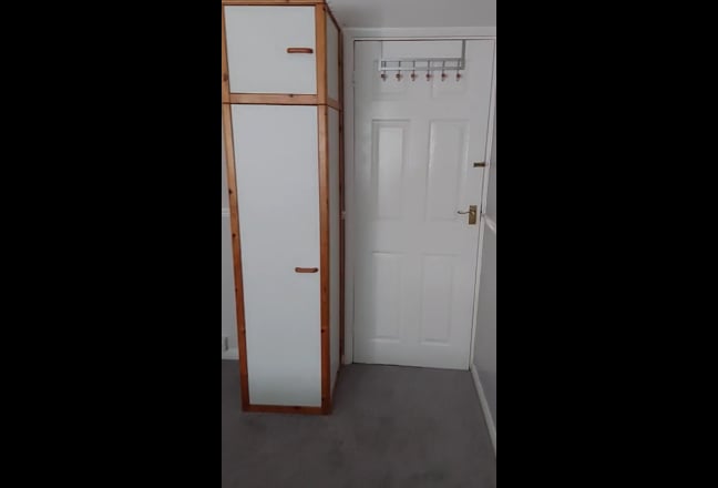 Double room to let in Landlady's home Main Photo