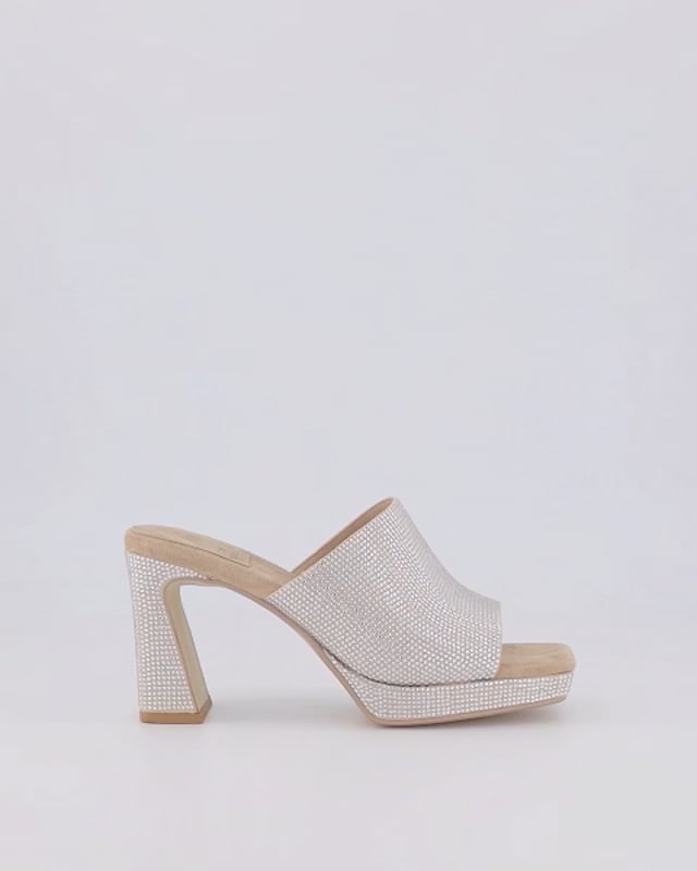 CAVIAR / Nude Silver