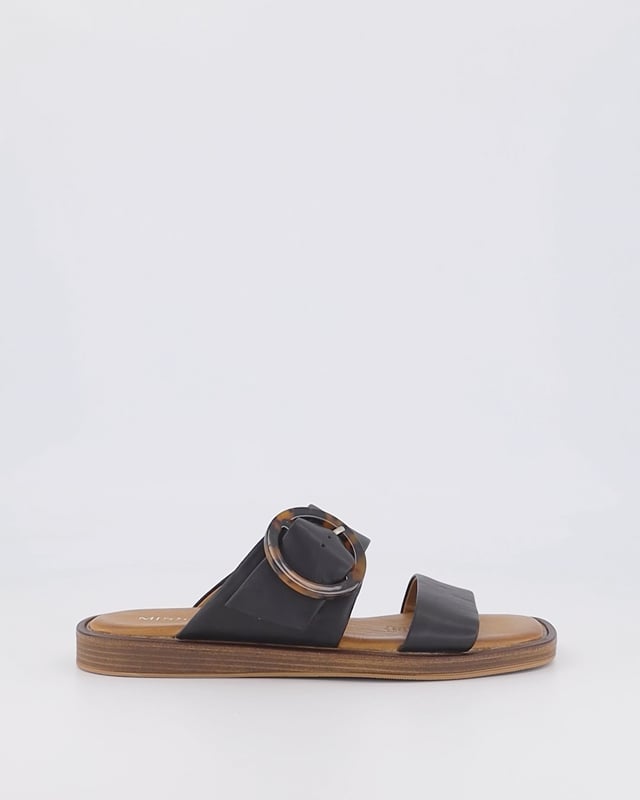 MAIRS / Black