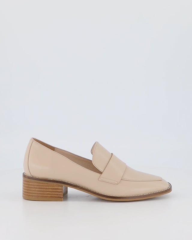 TRUE / Blush Leather