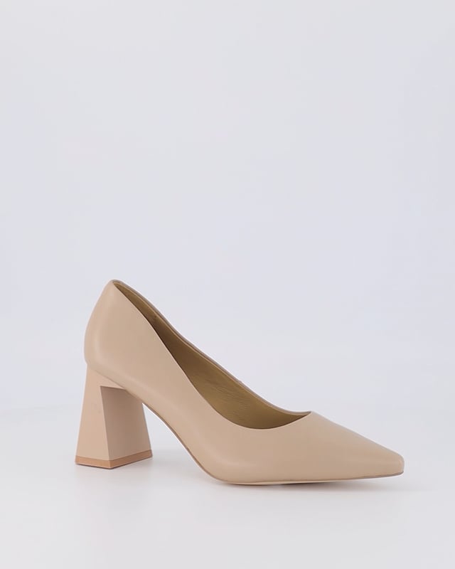 MADISON / Nude