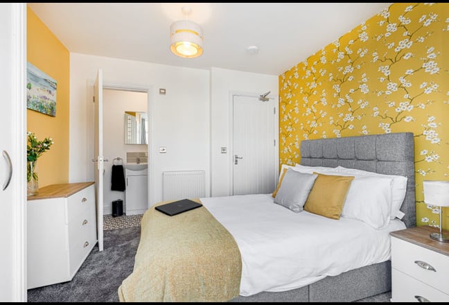 Fantastic Double Room  with En-Suite  Main Photo