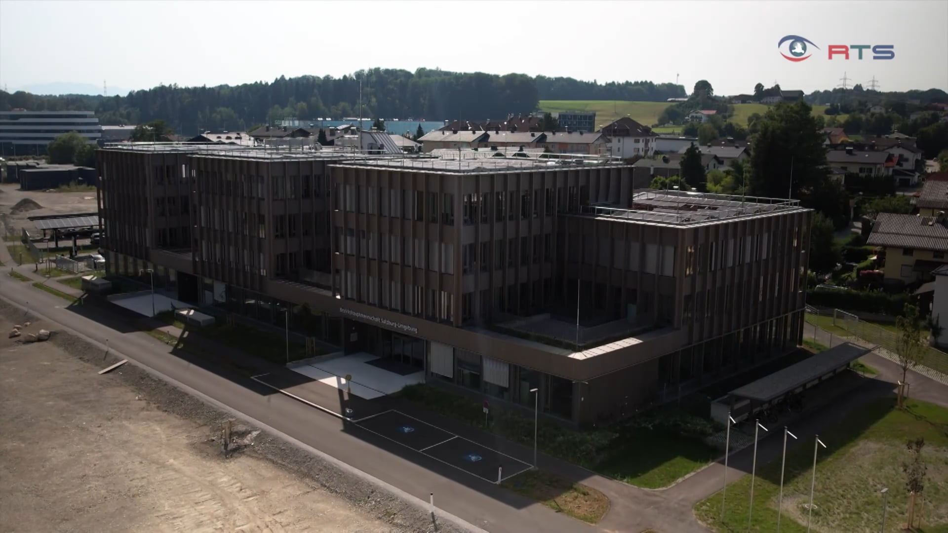 neue-bezirkshauptmannschaft-salzburg-umgebung-grossskalierter-holzbau-made-in-salzburg