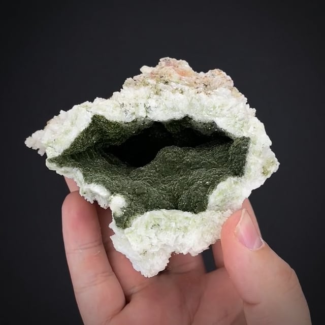 Duftite in Calcite vug