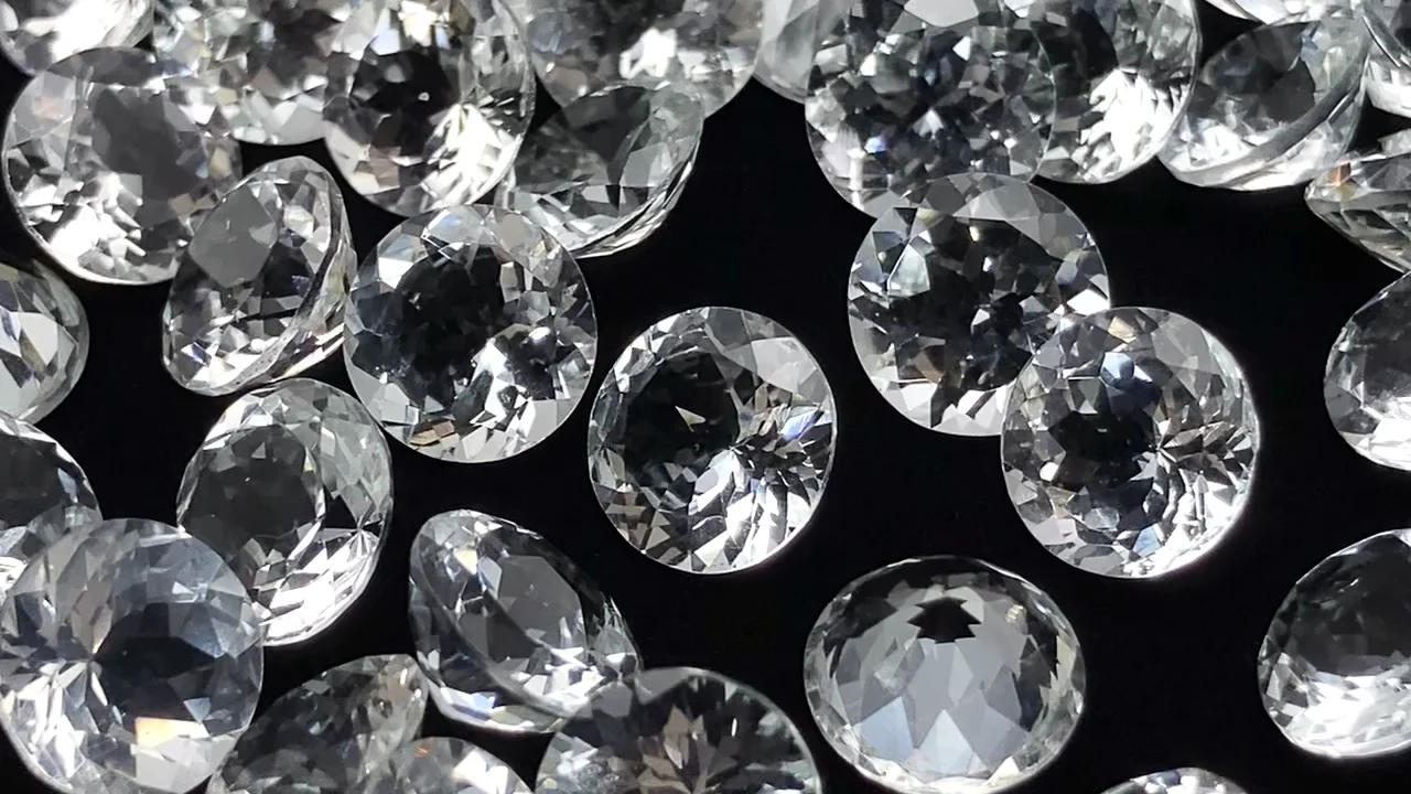 動画】宝石質ゴシェナイトAAA ルース ラウンドファセットカット8×8mm 1