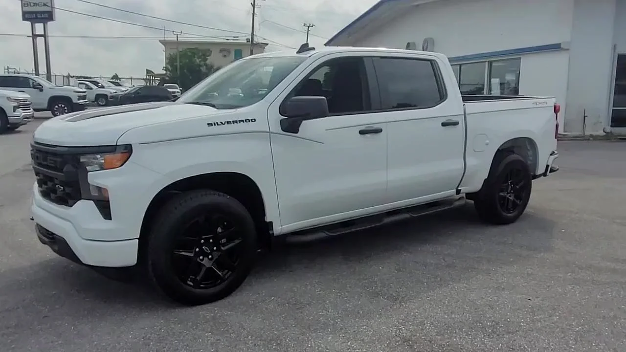 NEW 2024 CHEVROLET SILVERADO 1500 4WD Crew Cab 147" Custom at Belle Glade Chevrolet Buick (NEW