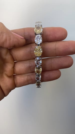 GRADUATED OVAL BRACELET - BF624GD/CAN/CZ