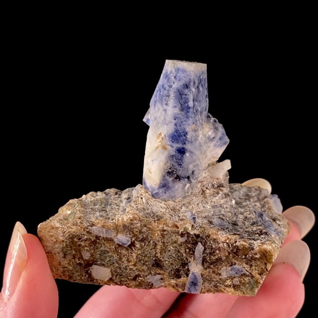 Corundum var: Sapphire