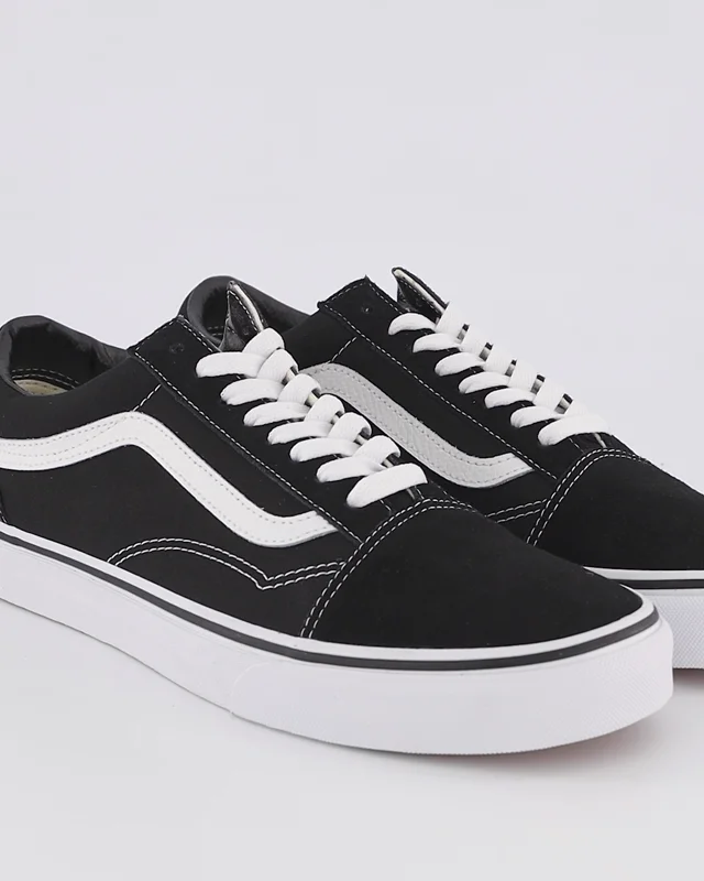 All black hot sale vans 5.5