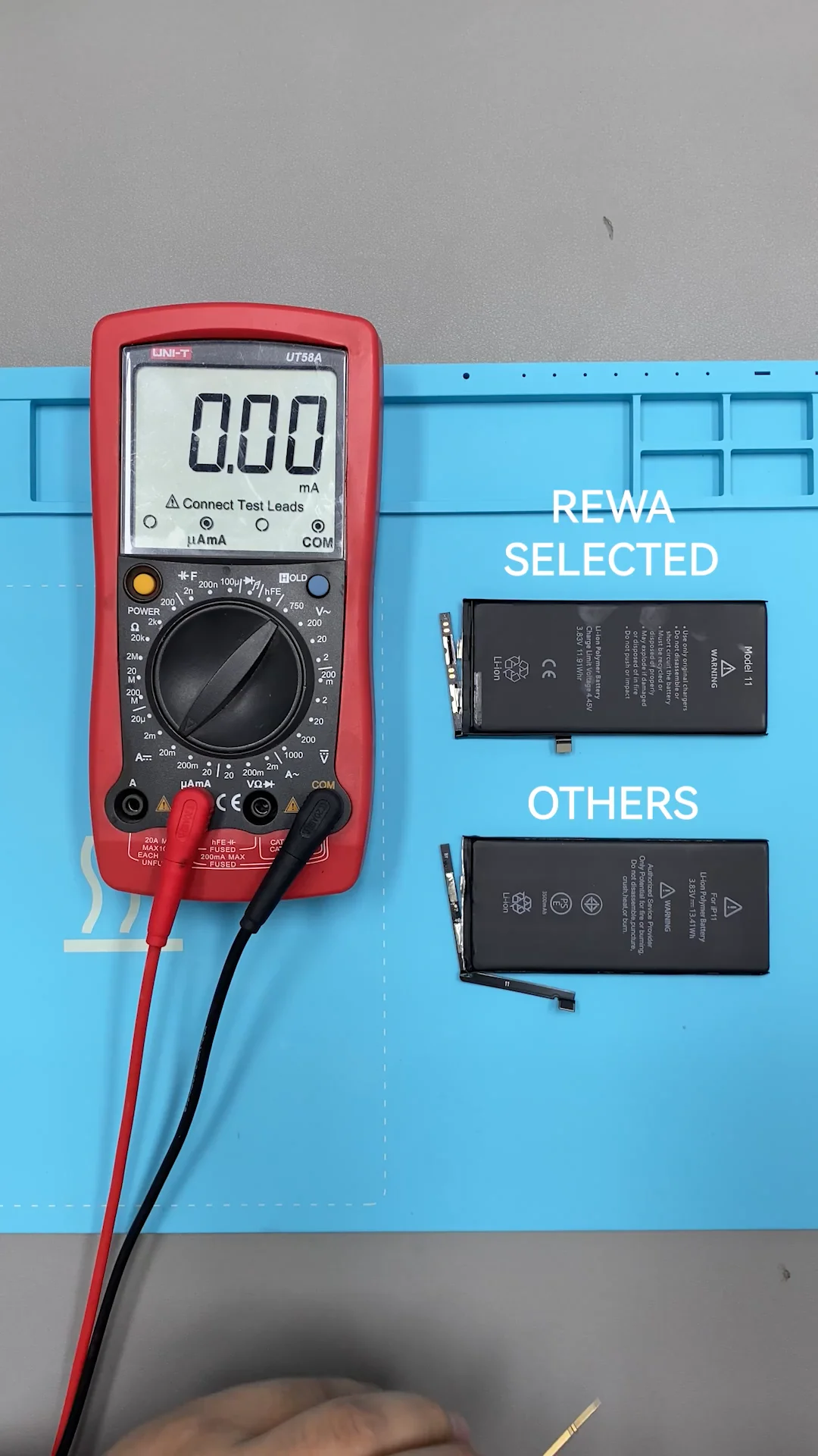Aftermarket iPhone Battery Draining Comparison on Vimeo