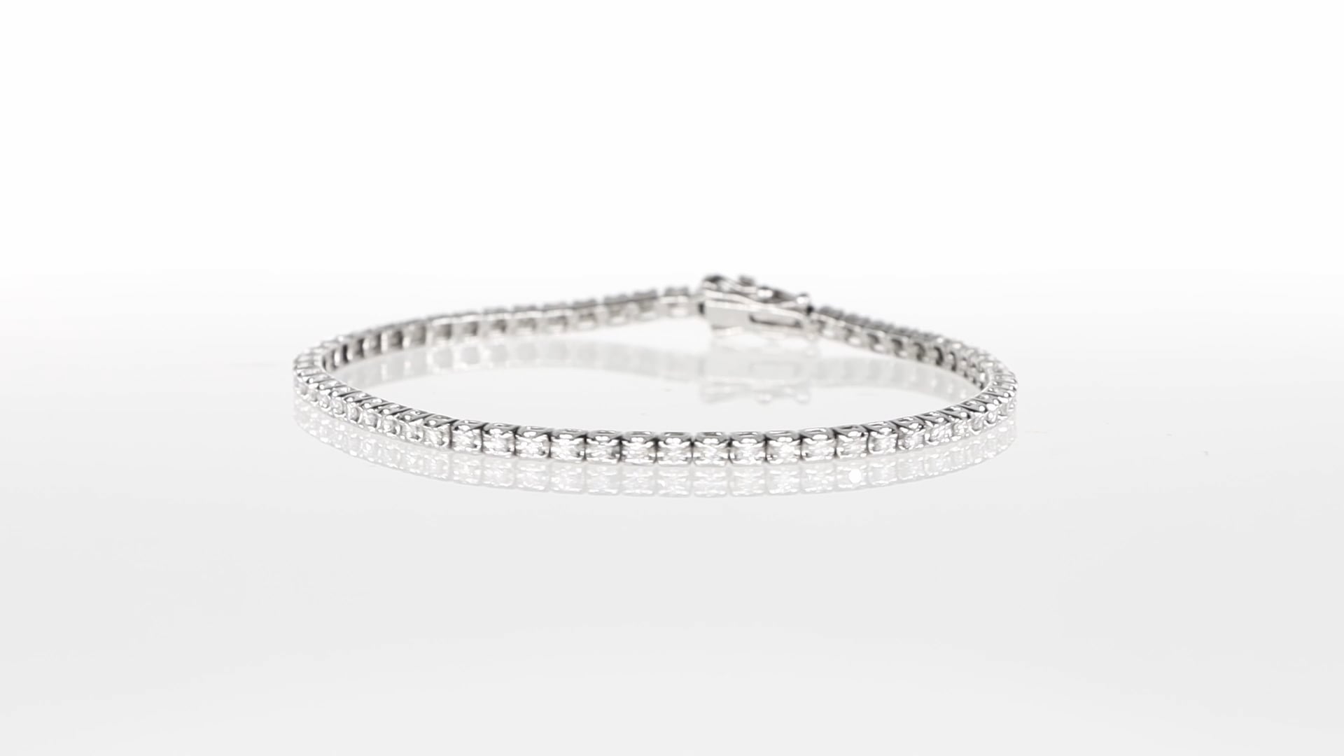 Video Still Life Bracciale "Tennis" in oro bianco e diamanti - Tiziano Giovannoni