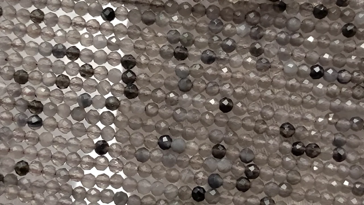 アイスオブシディアン（産地・メキシコ） 極小ラウンドカット2mm 1連
