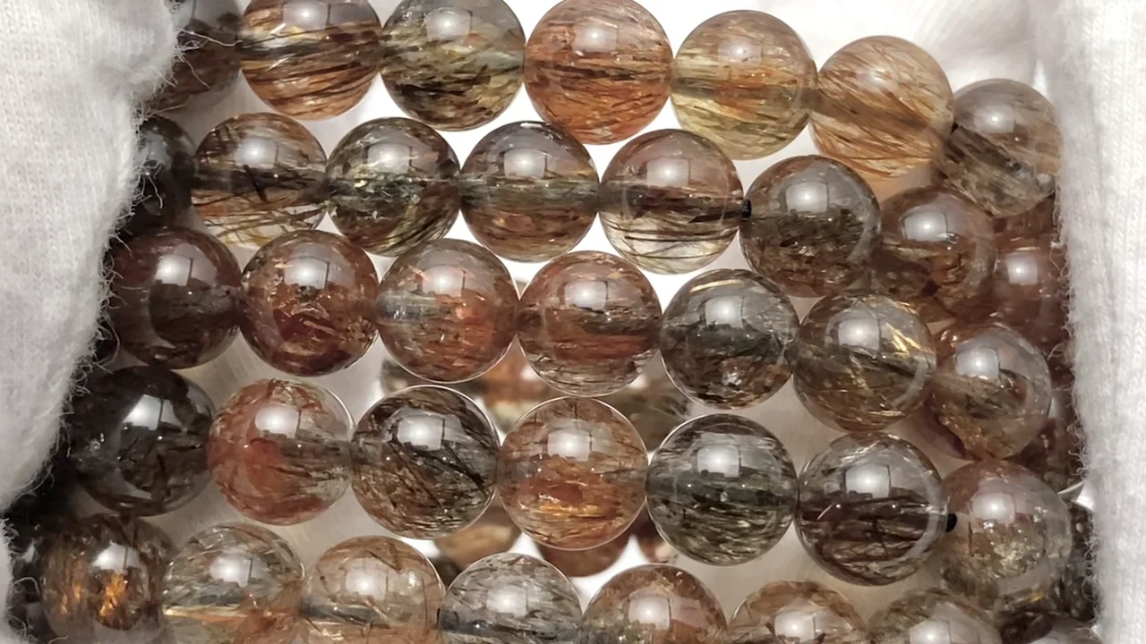 動画】マイカインクォーツAAA- ラウンド8mm 1連(ブレス) - 天然石