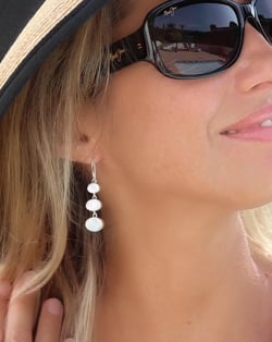 Vídeo: Pendants d'oreille Nacre Blanche naturelle et Argent massif forme ovale argent massif