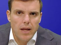 El pueblo unido en el estudio