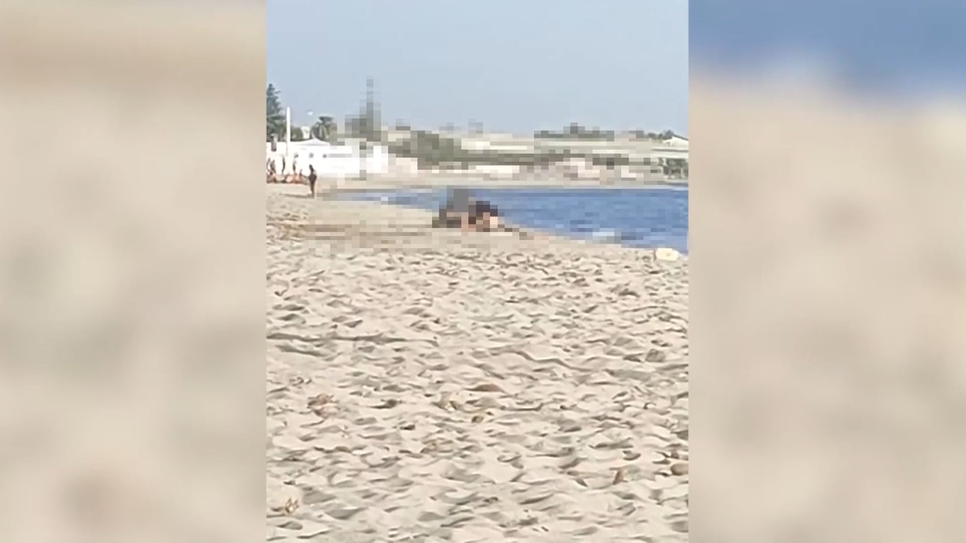 Scandalo a Mazara. Fanno sesso in spiaggia davanti a tutti