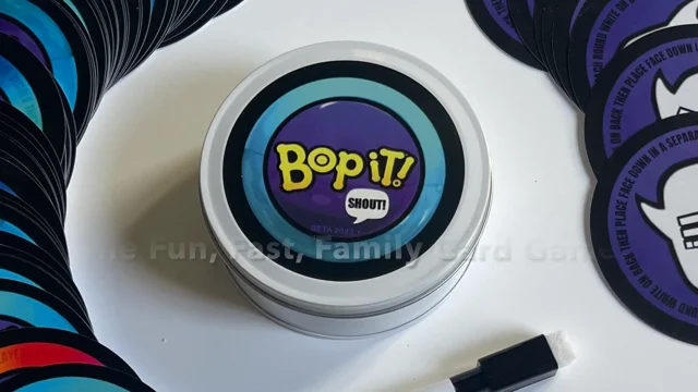 SPECIAL OFFER Bop It: The Card Game (pre-release limited edition)